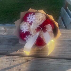 Small winter eternal bouquet